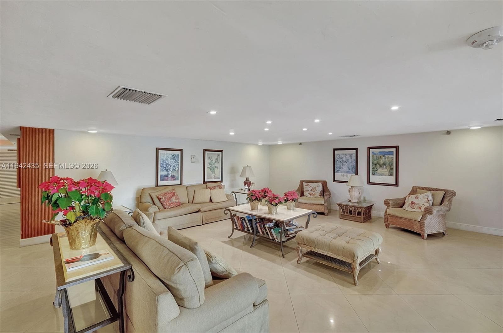 THE ROYAL CLUB CONDO · #1402 in Miami Beach - Photo 12
