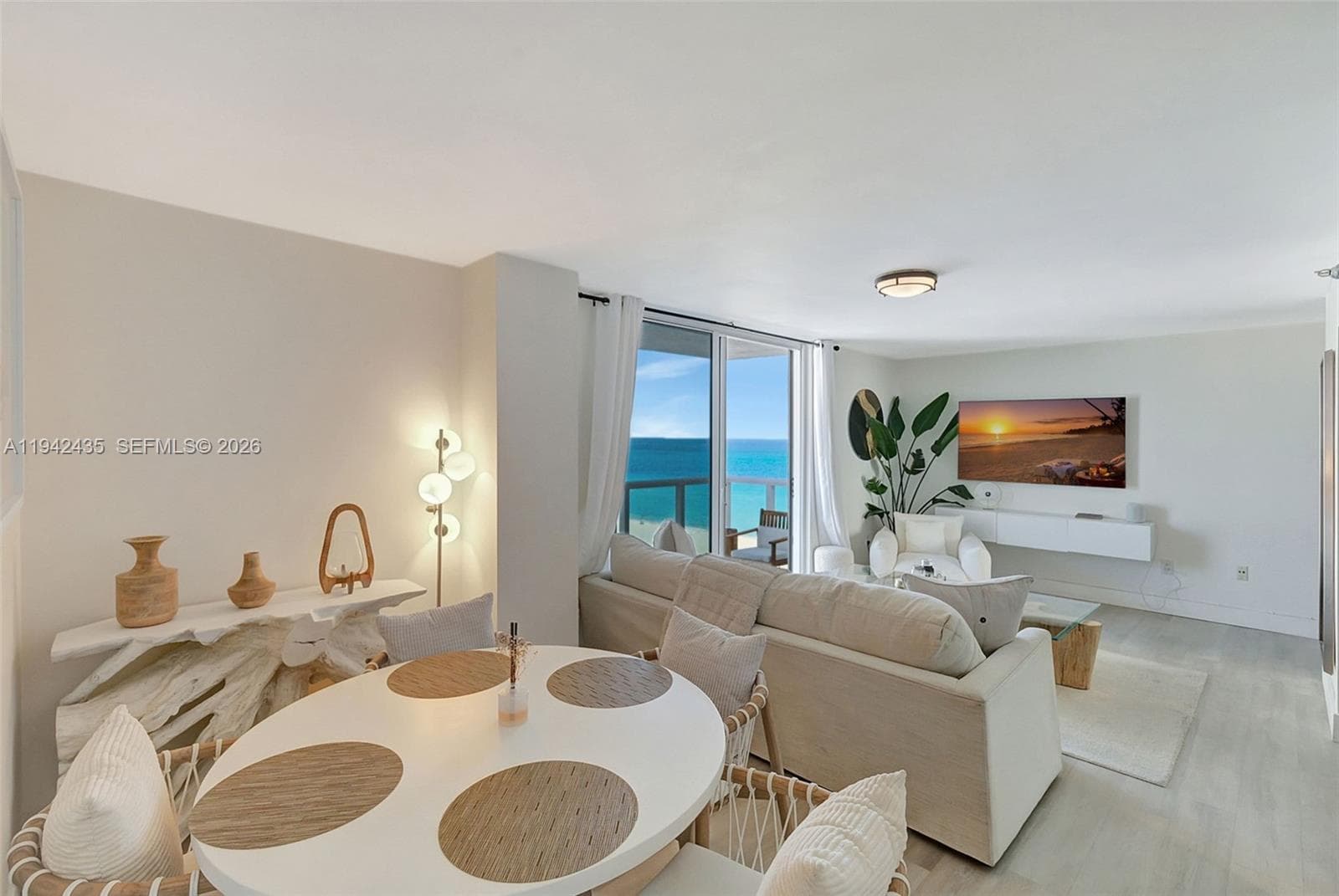 THE ROYAL CLUB CONDO · #1402 in Miami Beach - Photo 4