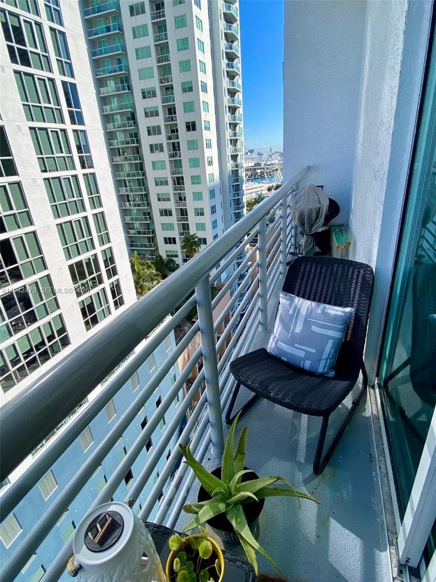 Loft Downtown II · #1803 in Miami - Photo 15