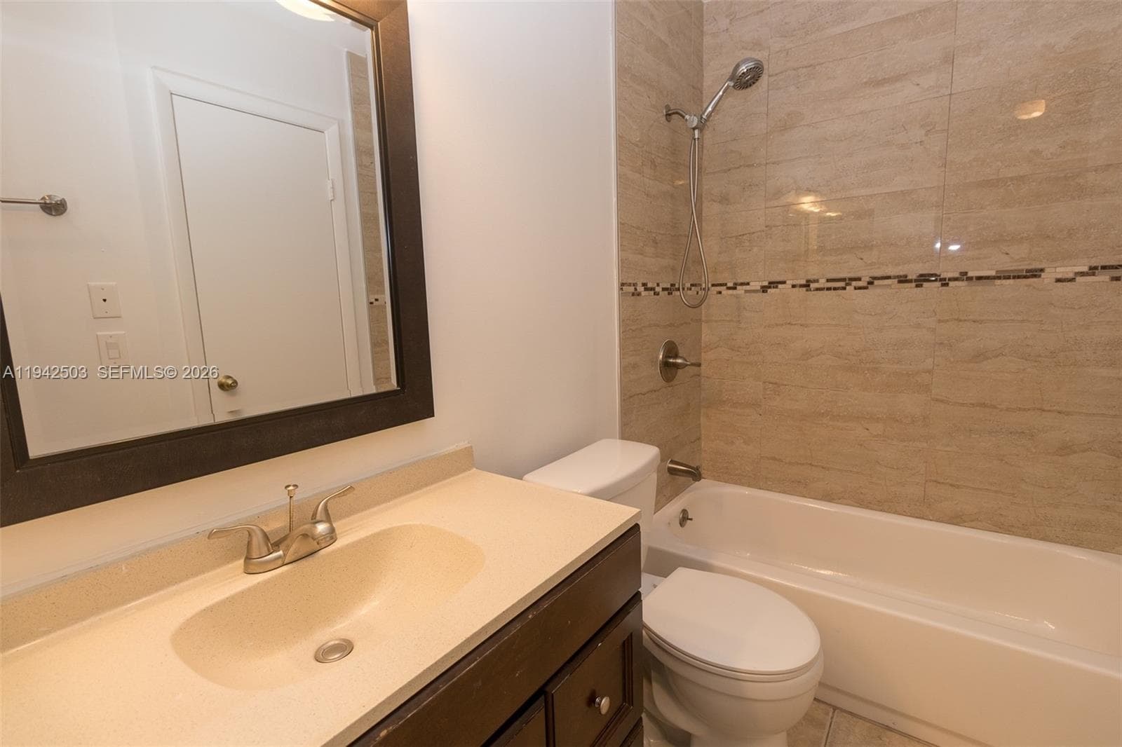 LA HACIENDA COUNTRY CLUB · #P in Hialeah - Photo 16