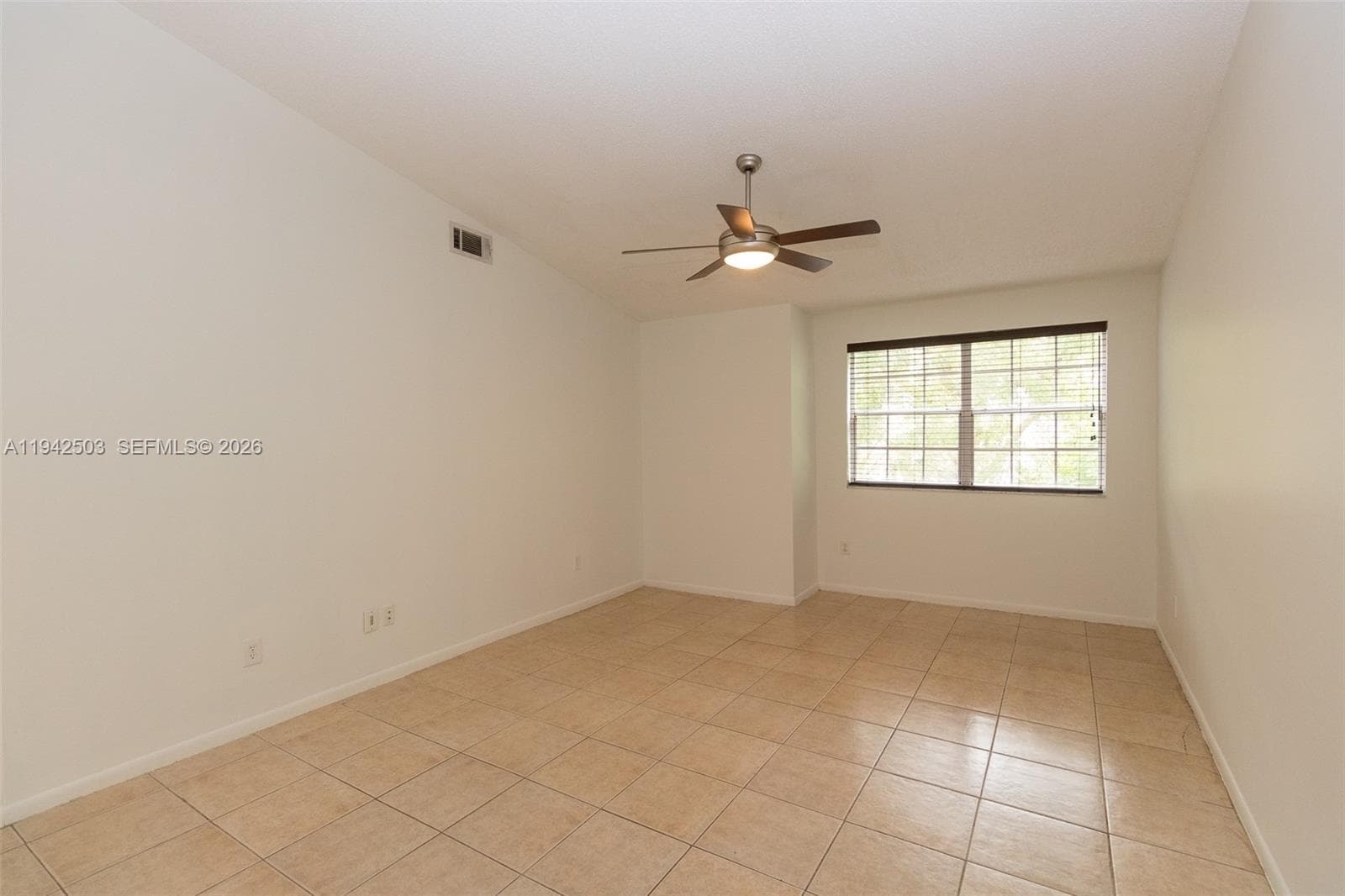 LA HACIENDA COUNTRY CLUB · #P in Hialeah - Photo 8