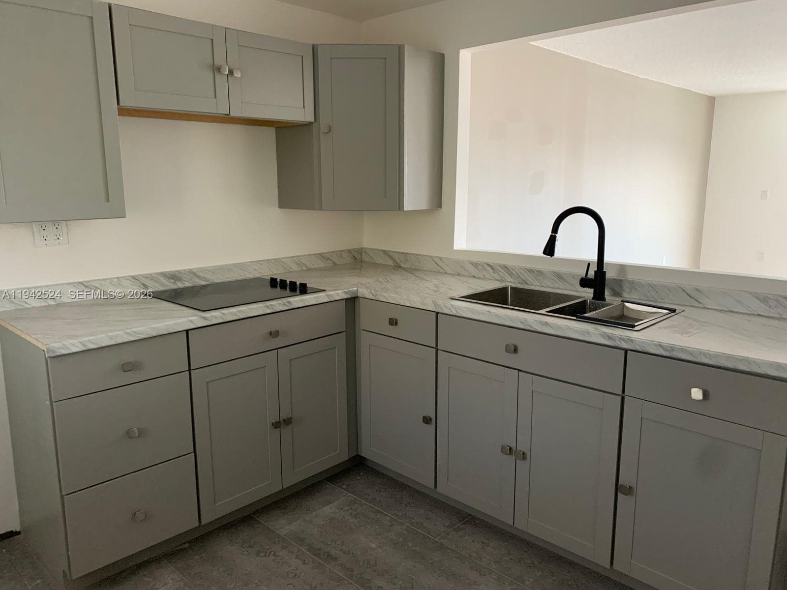 EDEN ISLES CONDO # 4 · #402 in North Miami Beach - Photo 2