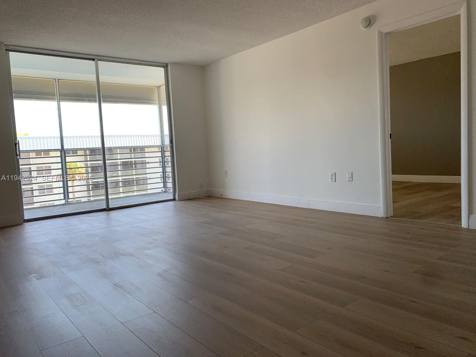 EDEN ISLES CONDO # 4 · #402 in North Miami Beach - Photo 6