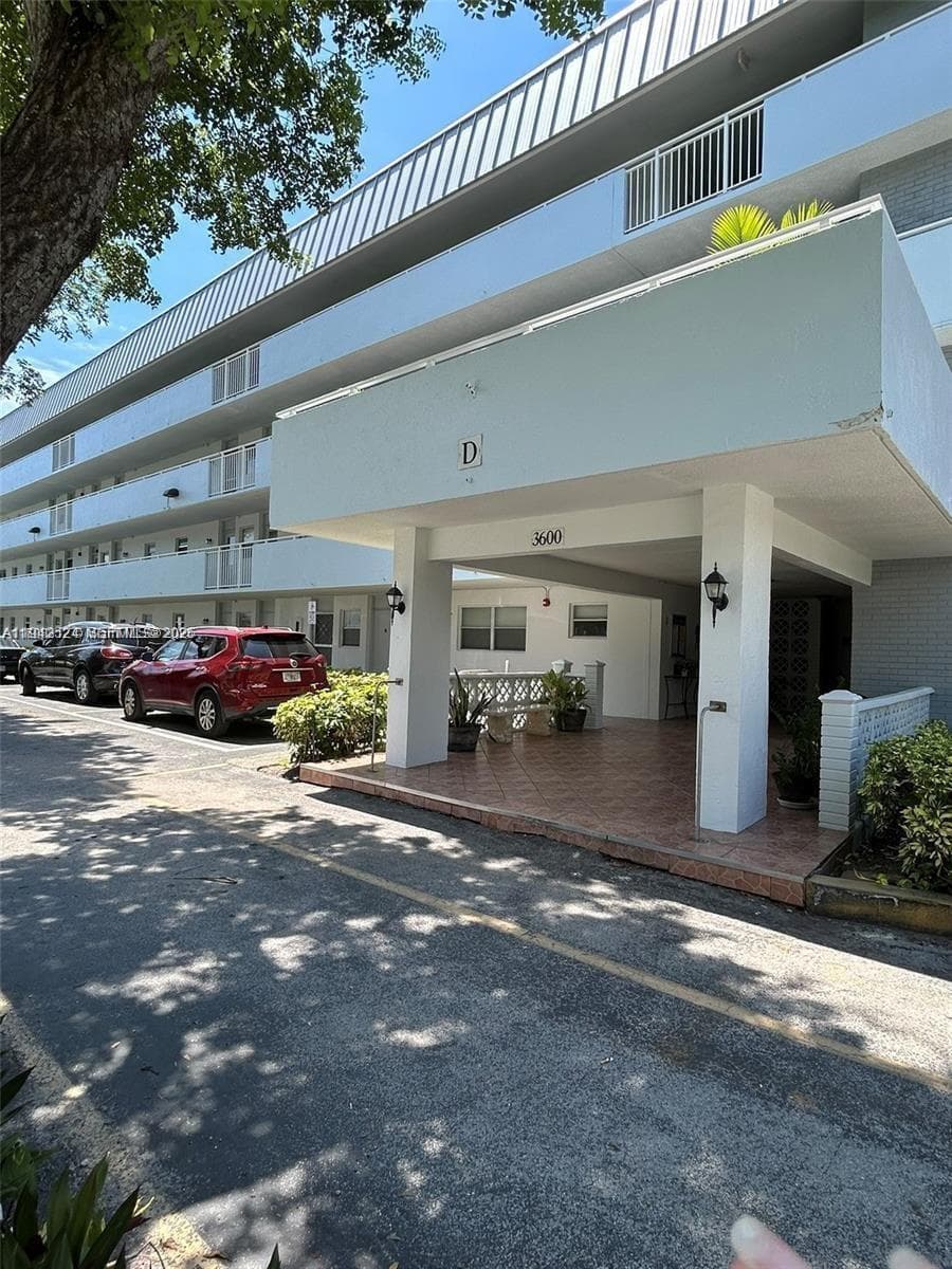 EDEN ISLES CONDO # 4 · #402 in North Miami Beach - Photo 1