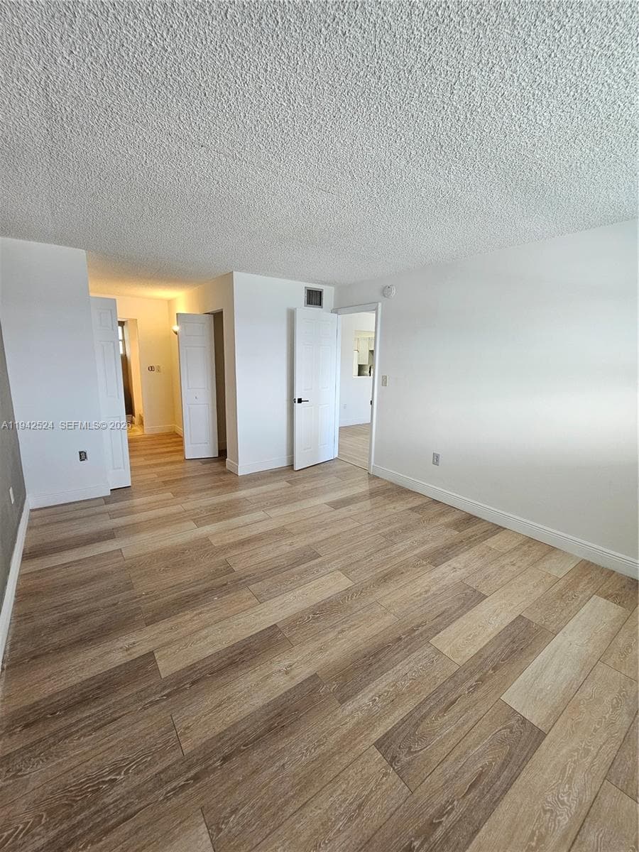EDEN ISLES CONDO # 4 · #402 in North Miami Beach - Photo 5