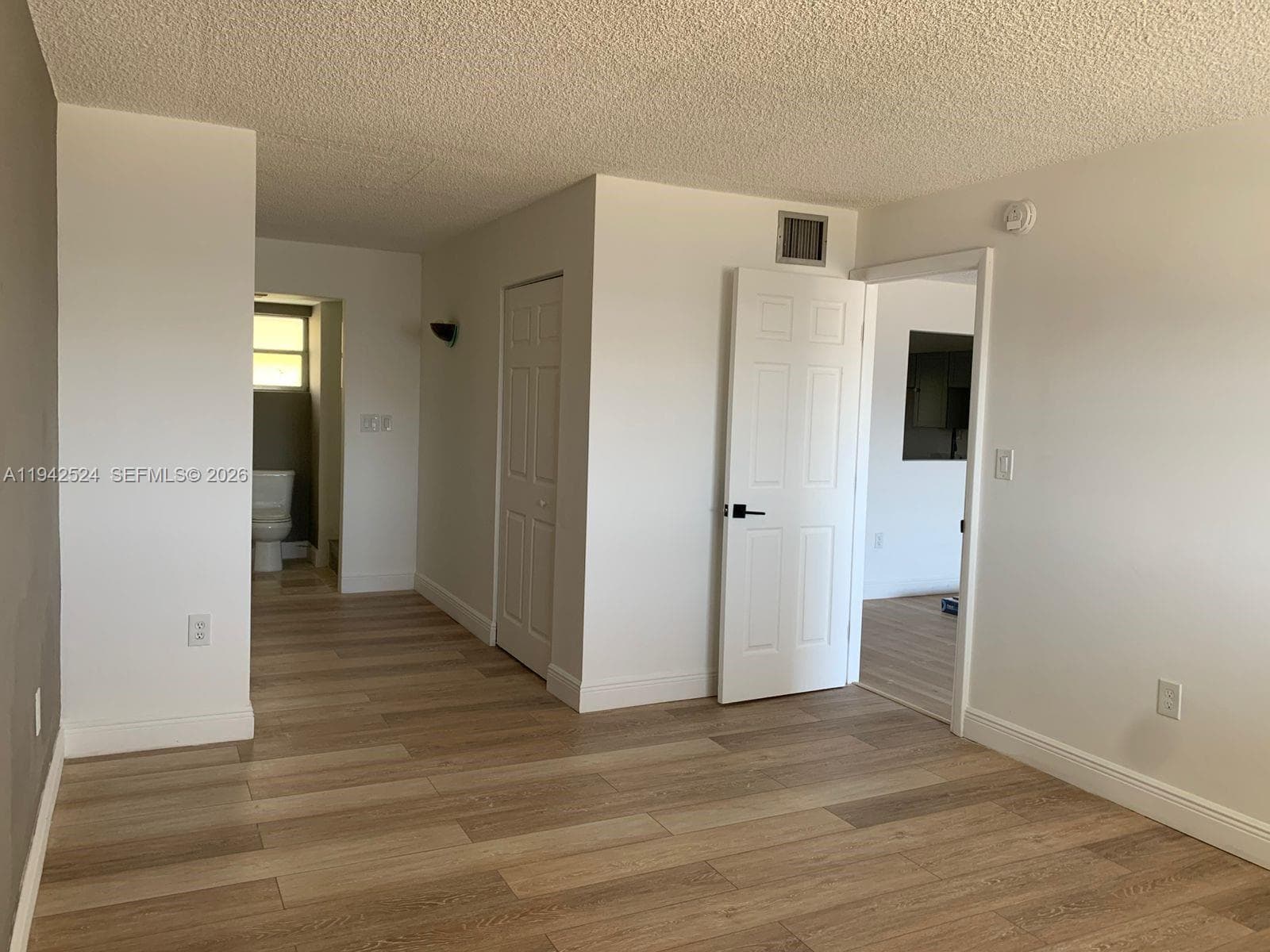 EDEN ISLES CONDO # 4 · #402 in North Miami Beach - Photo 9