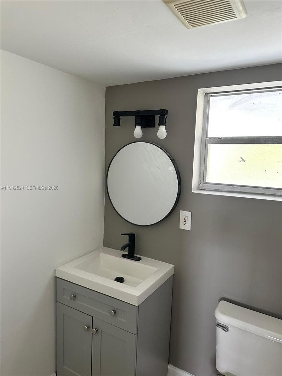 EDEN ISLES CONDO # 4 · #402 in North Miami Beach - Photo 10