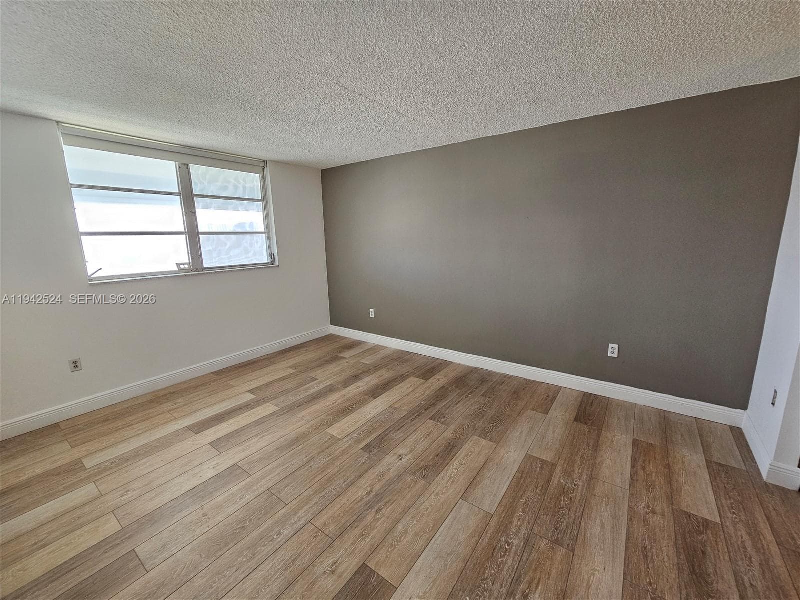 EDEN ISLES CONDO # 4 · #402 in North Miami Beach - Photo 4