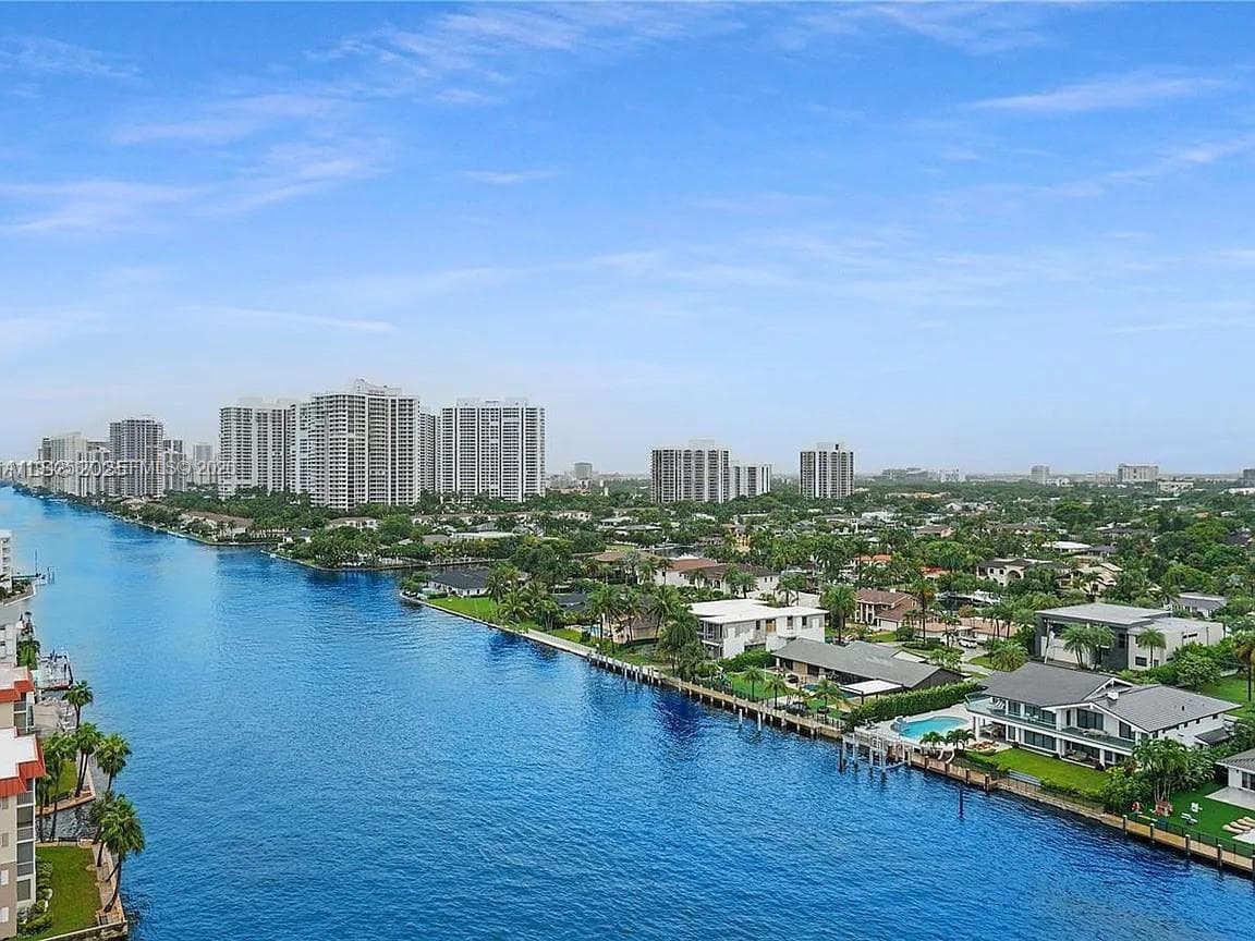 Avant Garde · #1206 in Hallandale Beach - Photo 72