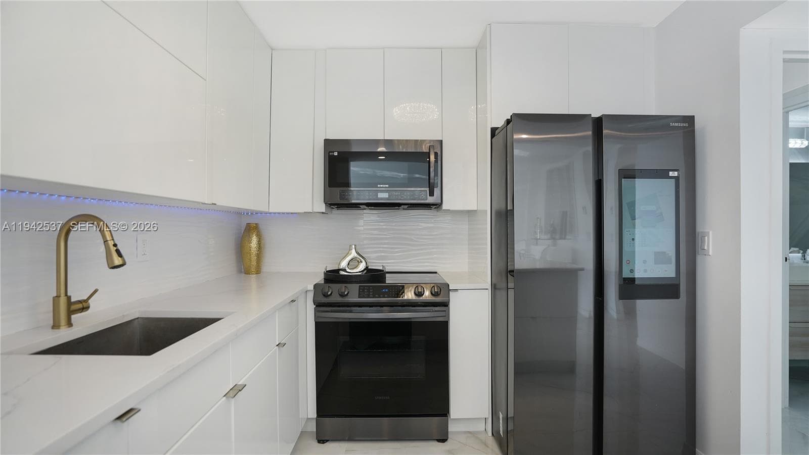 Avant Garde · #1206 in Hallandale Beach - Photo 17