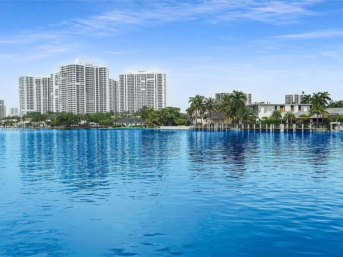 Avant Garde · #1206 in Hallandale Beach - Photo 71