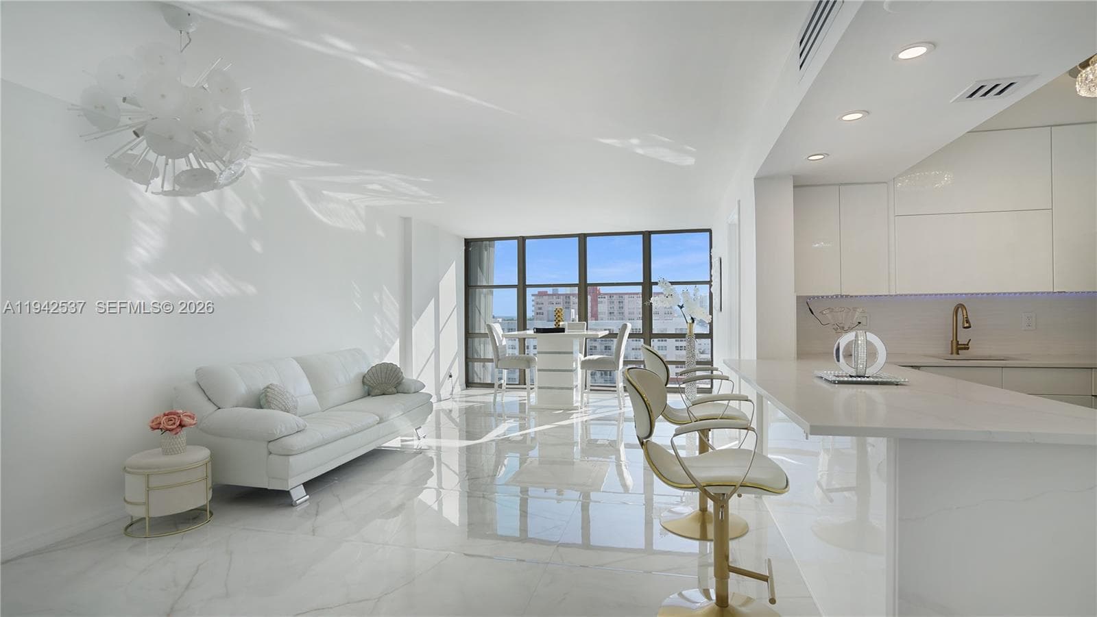 Avant Garde ยท #1206 in Hallandale Beach - Photo 1