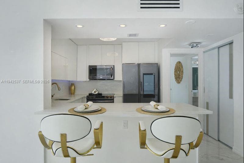 Avant Garde · #1206 in Hallandale Beach - Photo 10