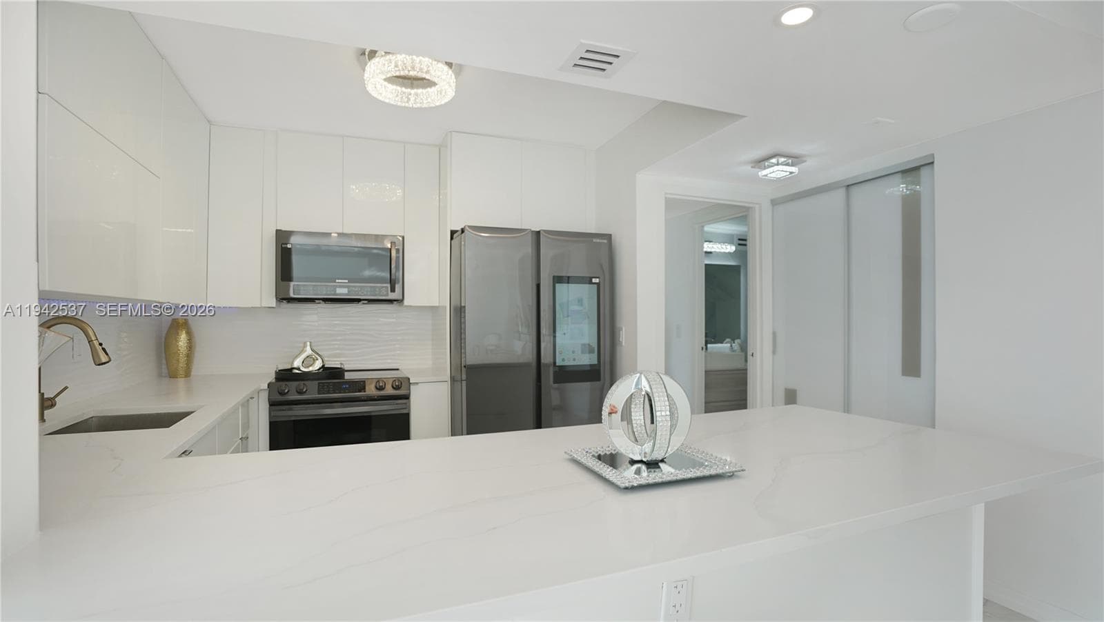 Avant Garde · #1206 in Hallandale Beach - Photo 15