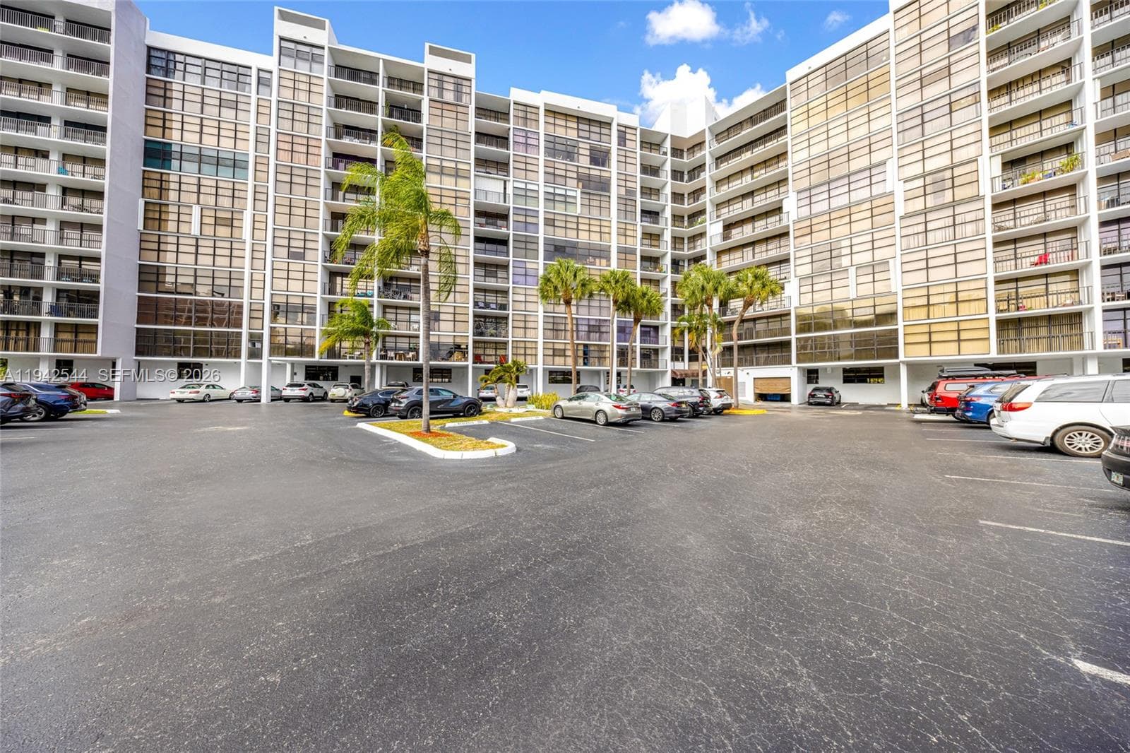 Towers of Oceanview South · #1114 in Hallandale Beach - Photo 62