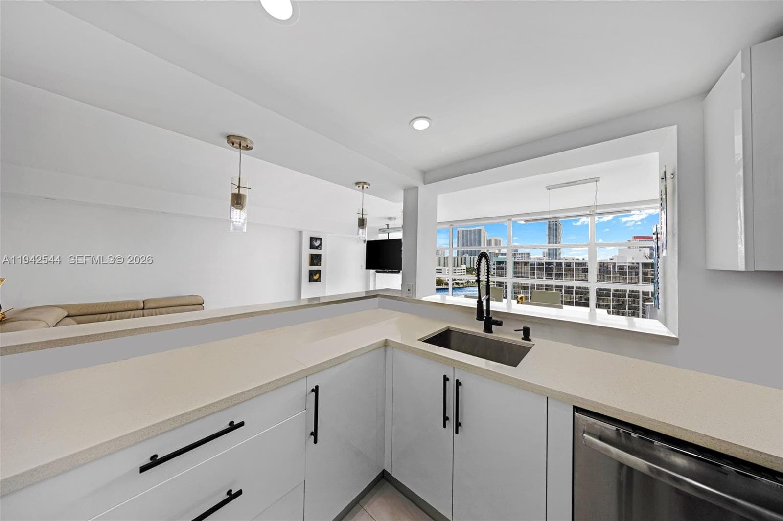Towers of Oceanview South · #1114 in Hallandale Beach - Photo 13