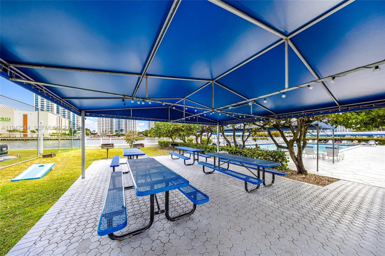 Towers of Oceanview South · #1114 in Hallandale Beach - Photo 47