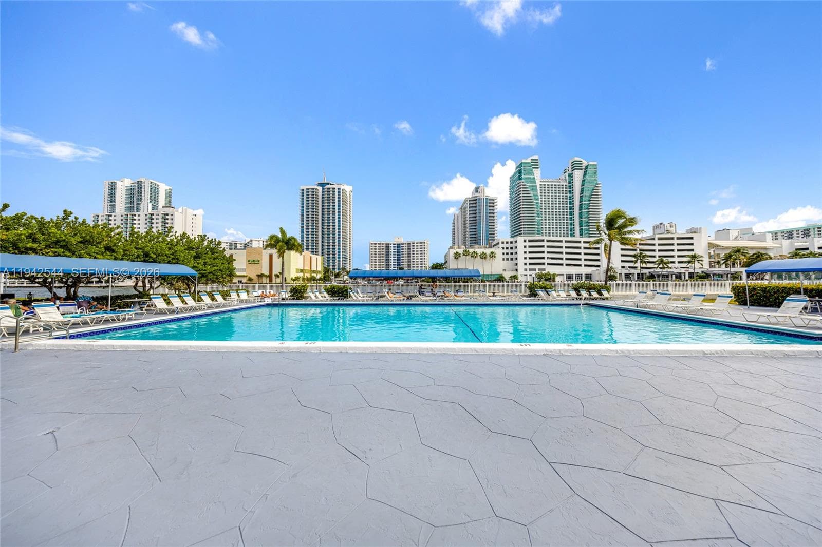 Towers of Oceanview South · #1114 in Hallandale Beach - Photo 49