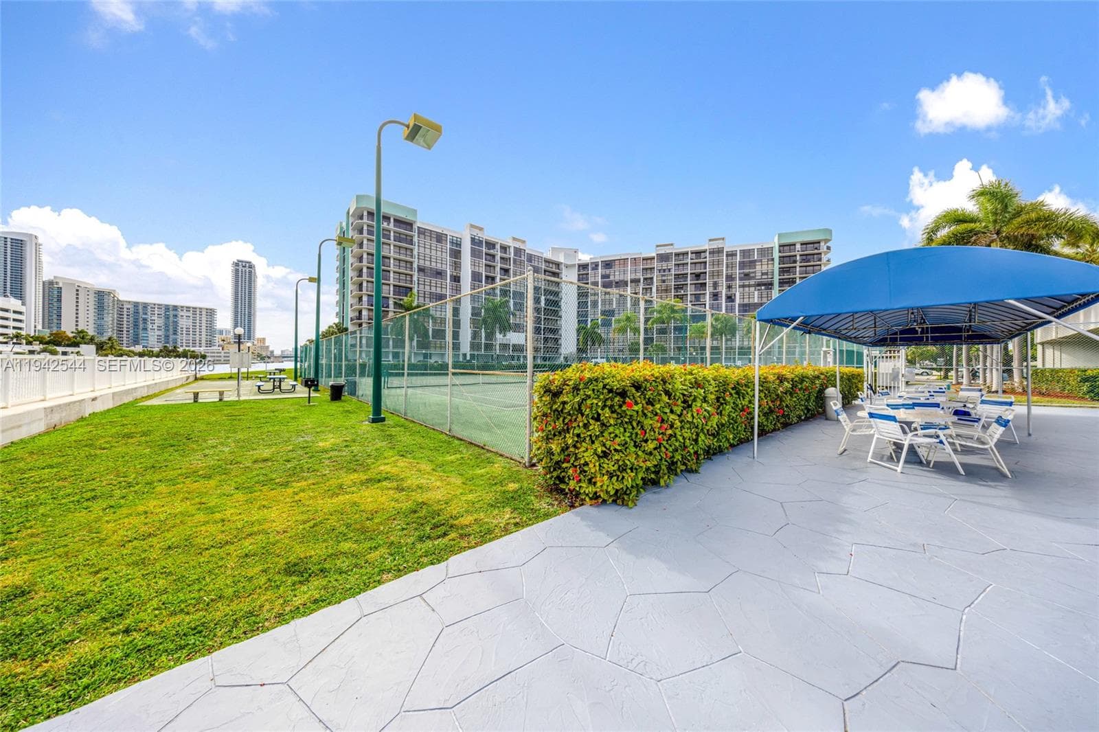 Towers of Oceanview South · #1114 in Hallandale Beach - Photo 51