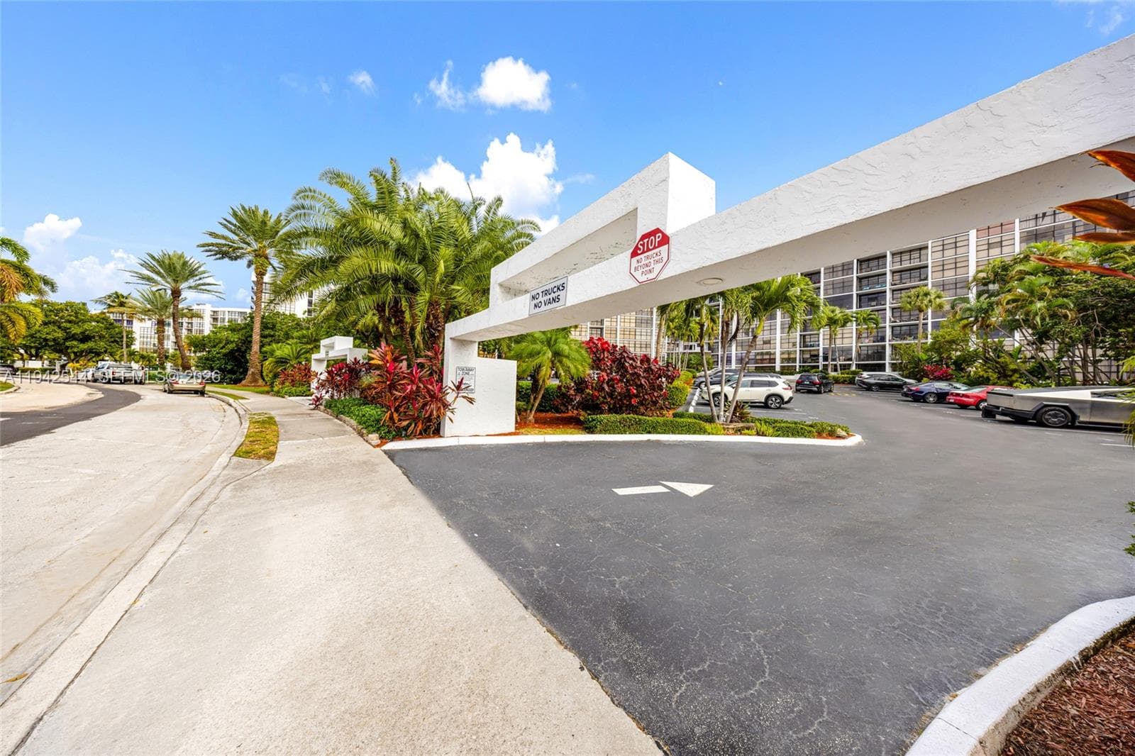 Towers of Oceanview South · #1114 in Hallandale Beach - Photo 64