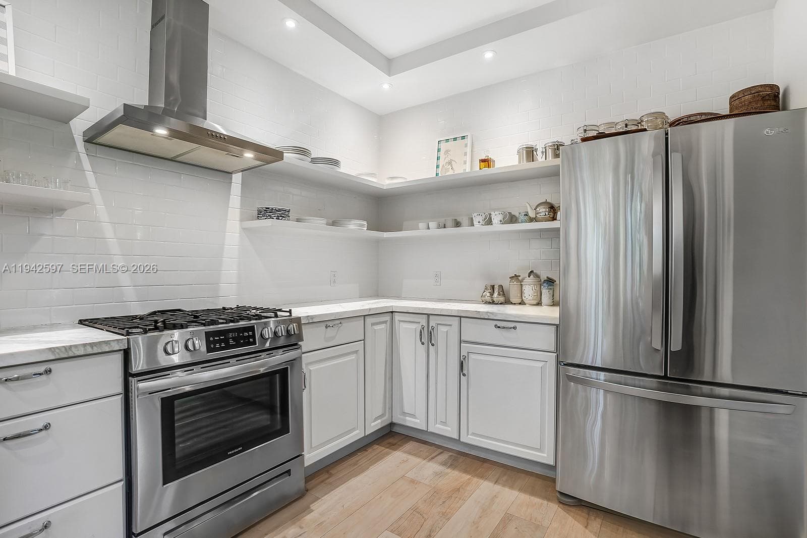 530 Melaleuca Ln photo 16