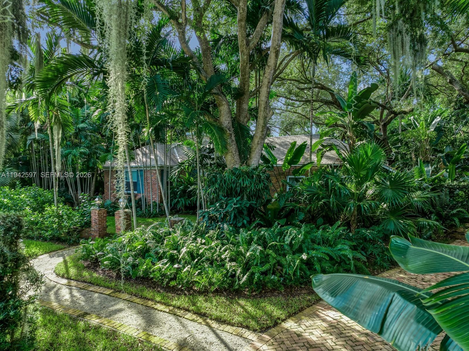530 Melaleuca Ln photo 5
