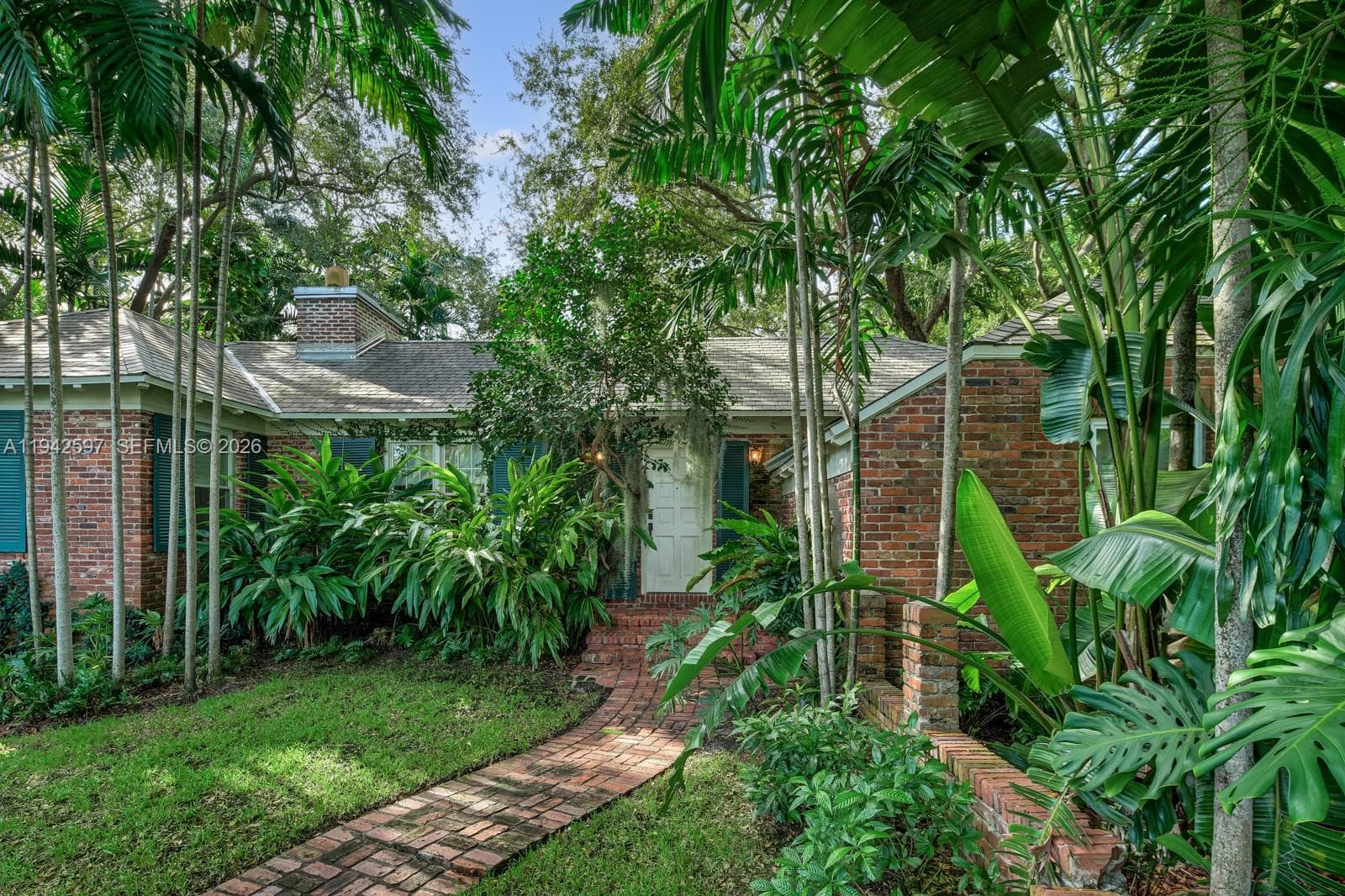 530 Melaleuca Ln photo 4