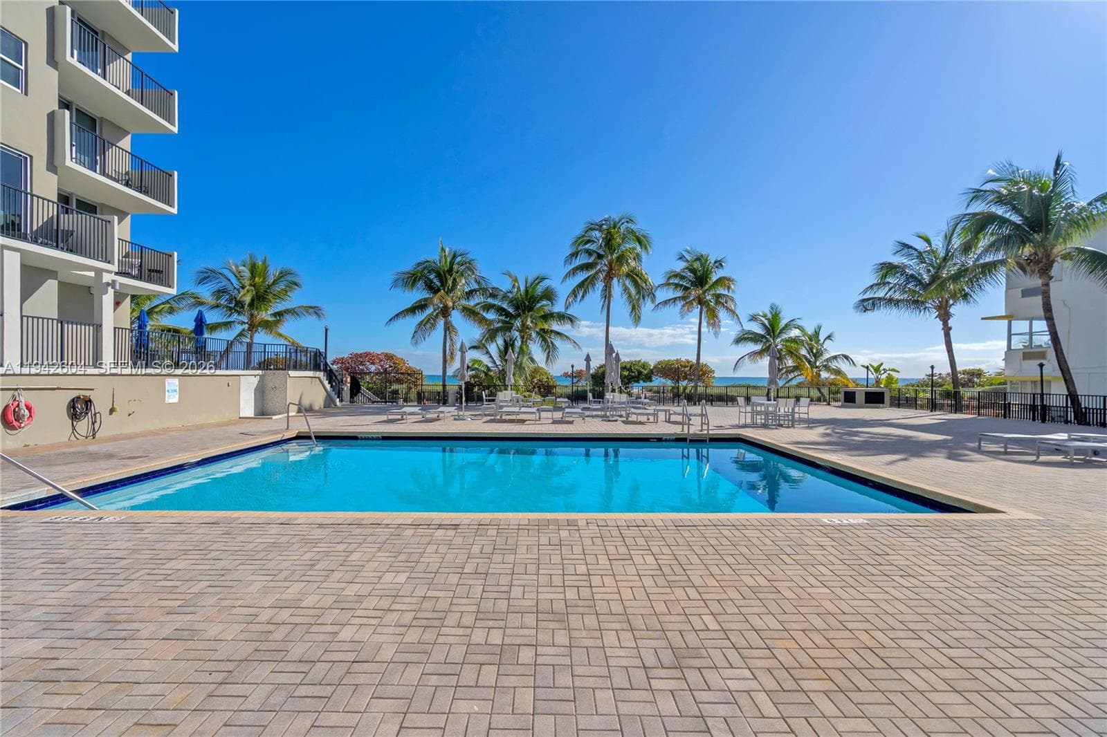 Manatee · #503 in Surfside - Photo 31