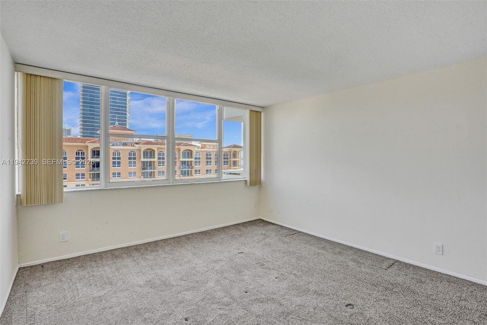 PARKER TOWER CONDO · #1909 in Hallandale Beach - Photo 7