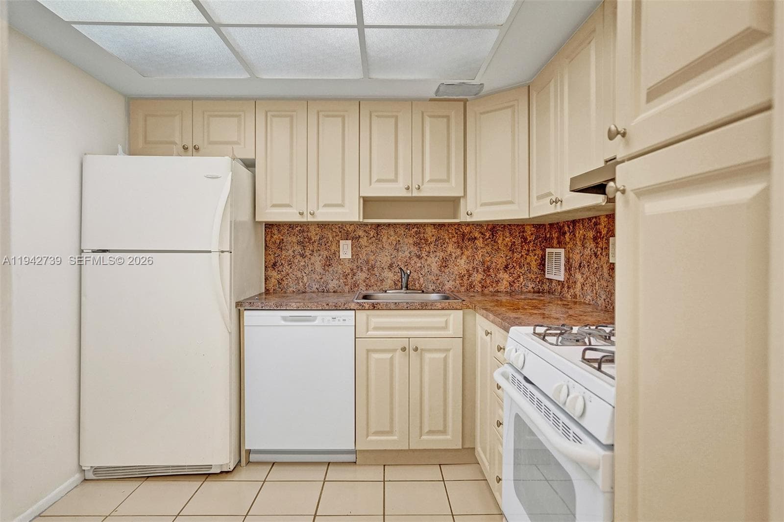 PARKER TOWER CONDO · #1909 in Hallandale Beach - Photo 5