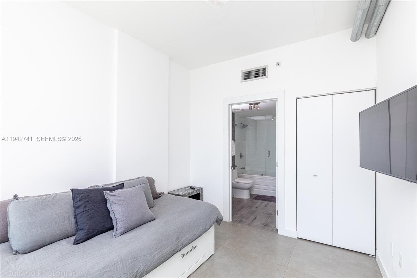 NEO VERTIKA CONDO · #PHI17 in Miami - Photo 12