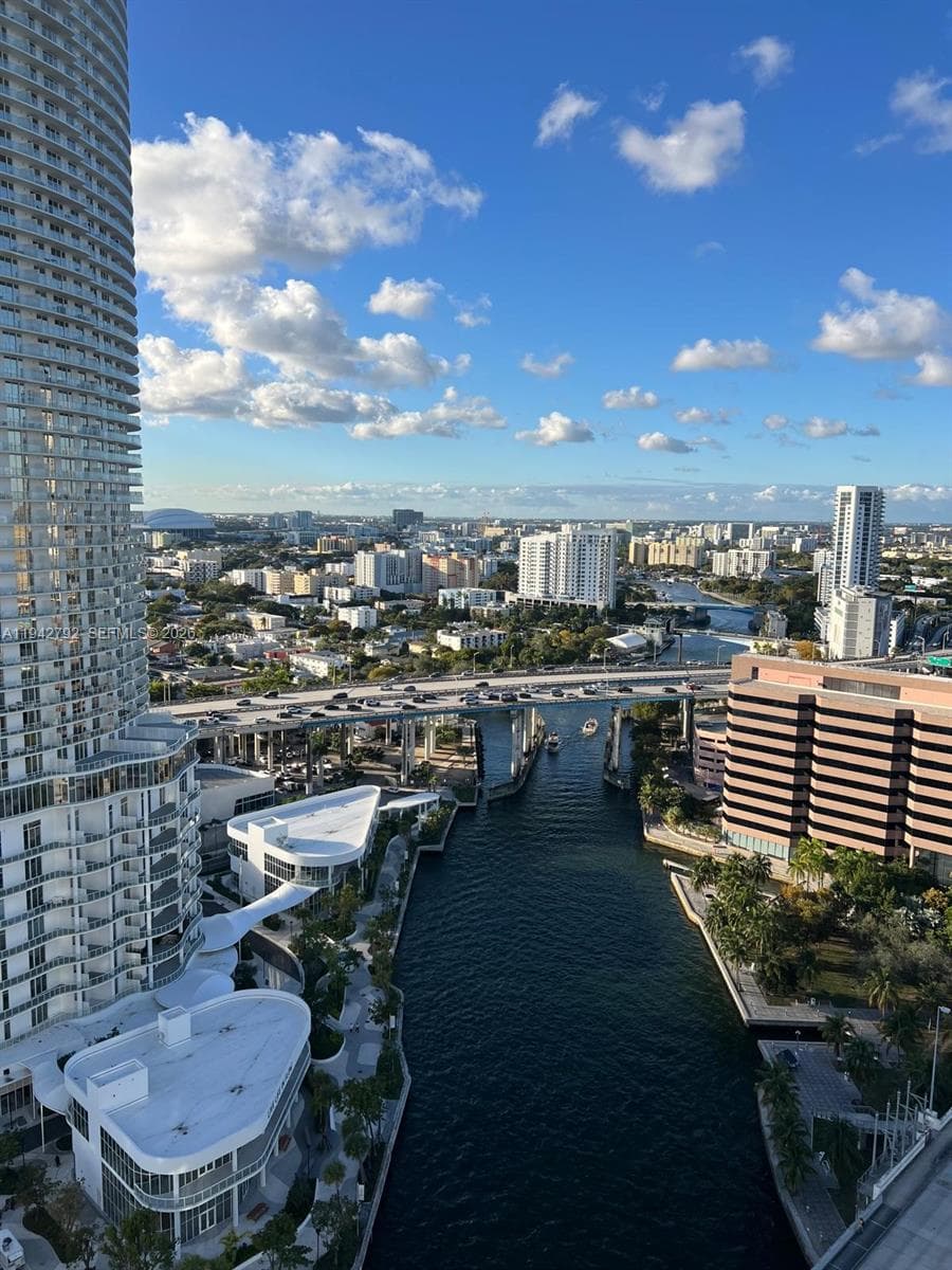Latitude on the River · #2601 in Miami - Photo 2