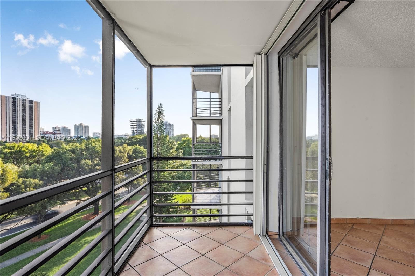 BISCAYA III CONDO · #607 in Aventura - Photo 32