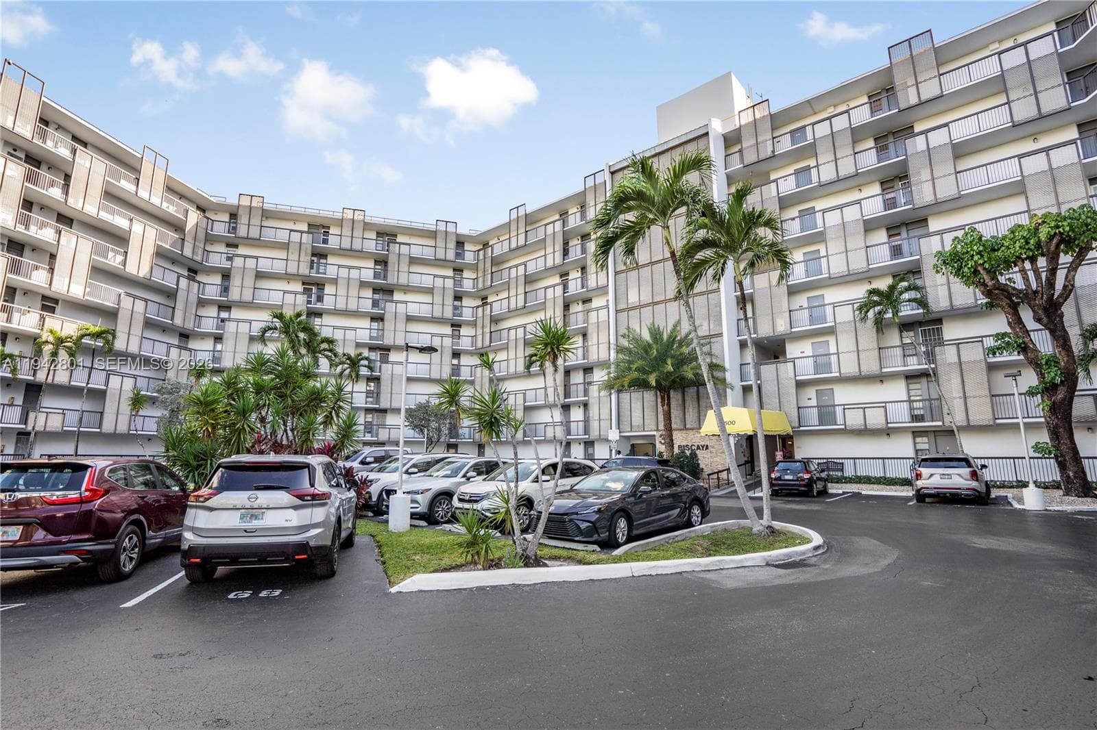 BISCAYA III CONDO · #607 in Aventura - Photo 1