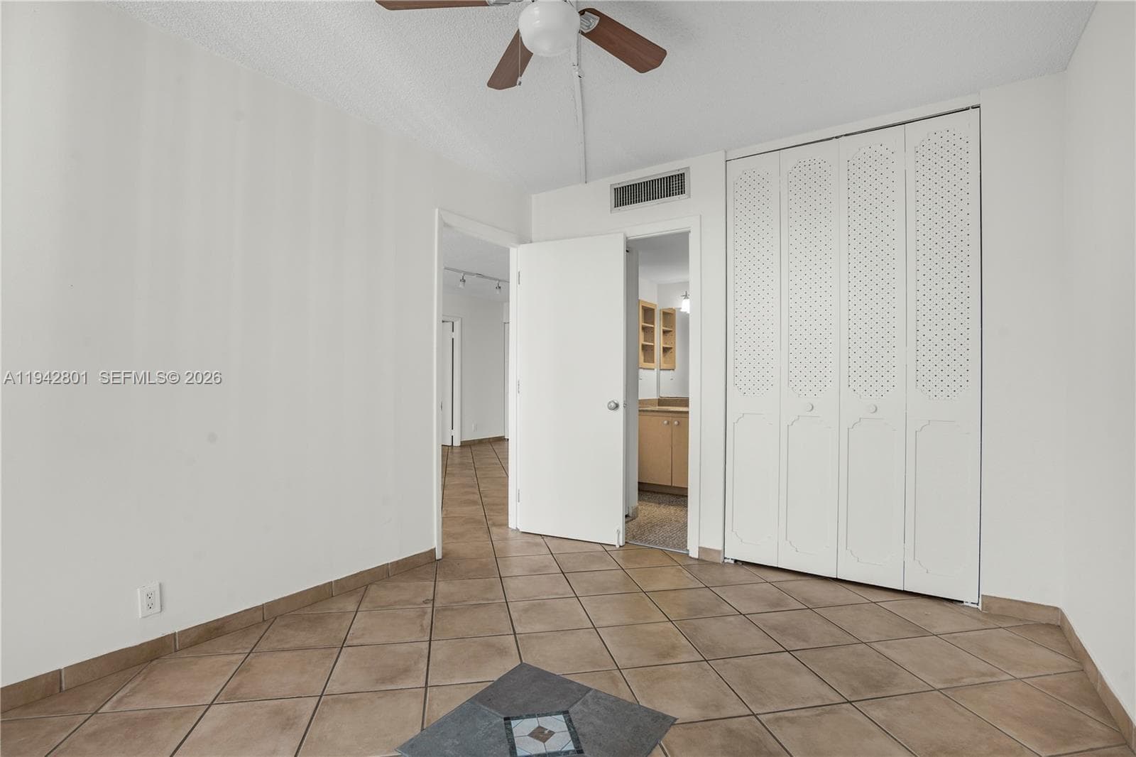 BISCAYA III CONDO · #607 in Aventura - Photo 18