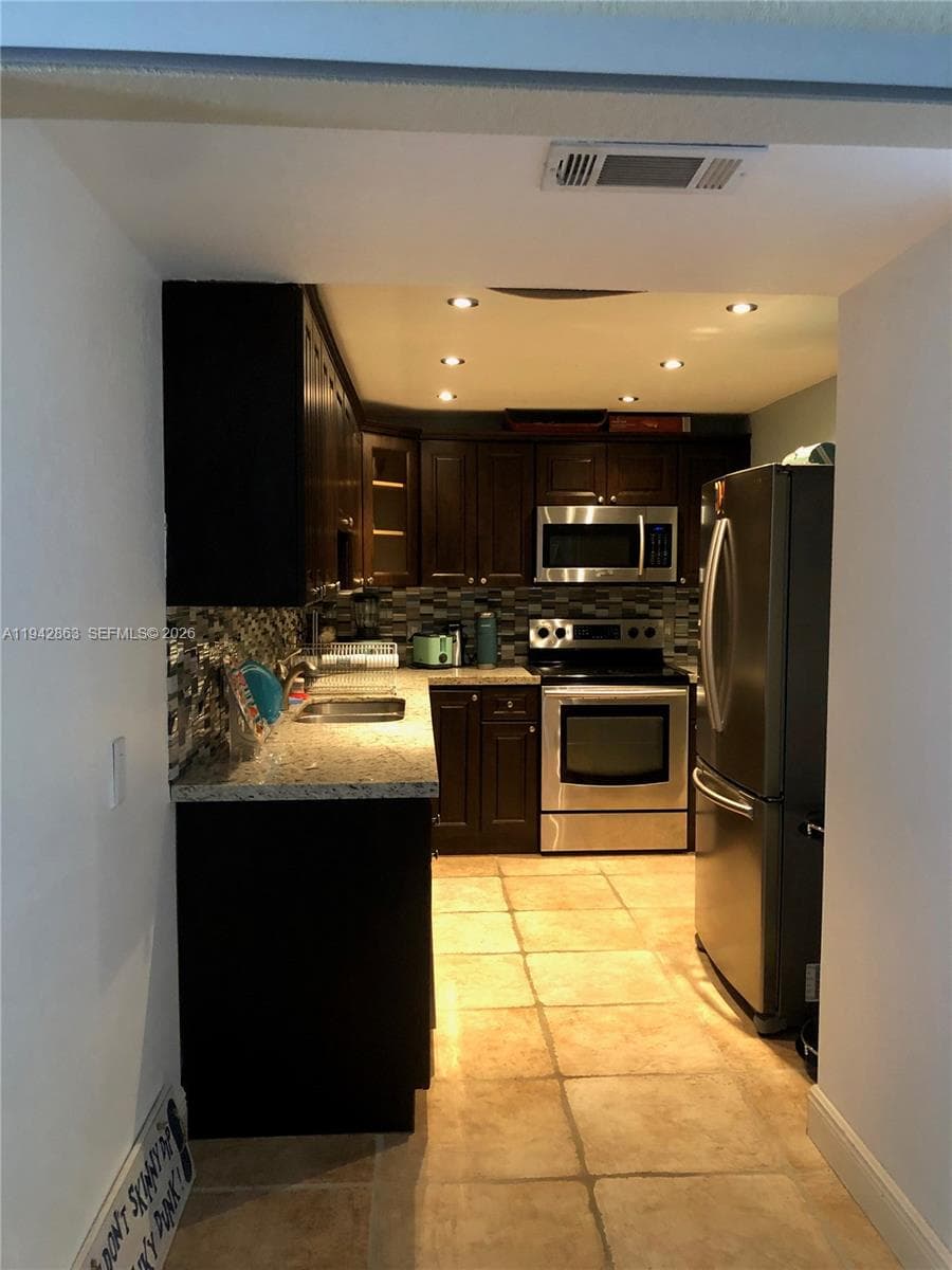 VALIANT HOUSE CONDO · #1004 in Hollywood - Photo 29