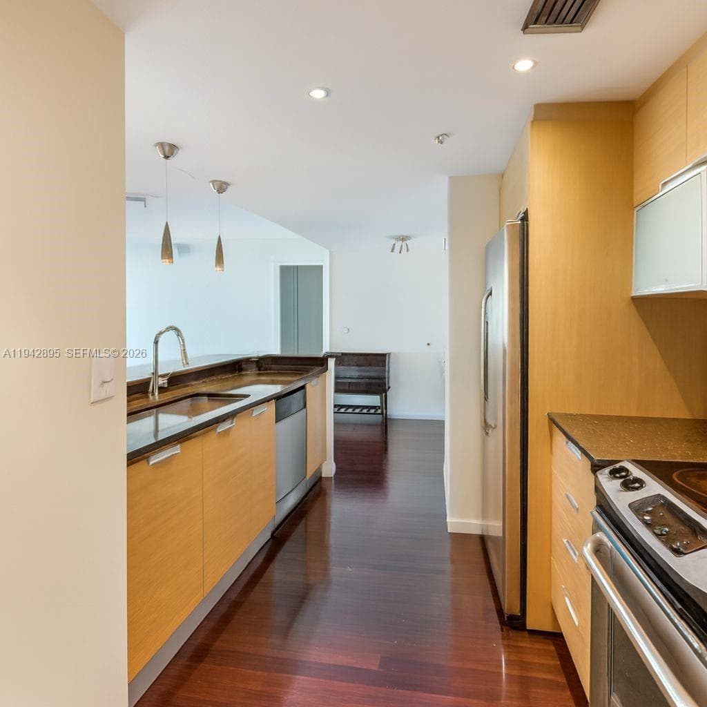THE BRIDGEWATER CONDO · #1106 in North Bay Village - Photo 23