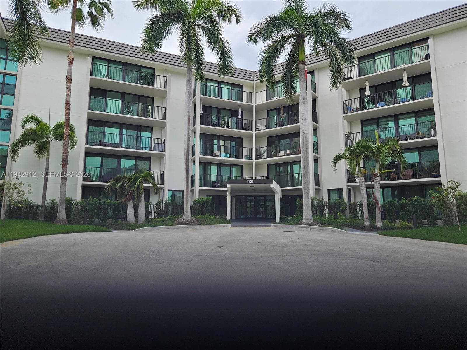 RIVER REACH CONDOMINIUM I · #418 in Fort Lauderdale - Photo 4