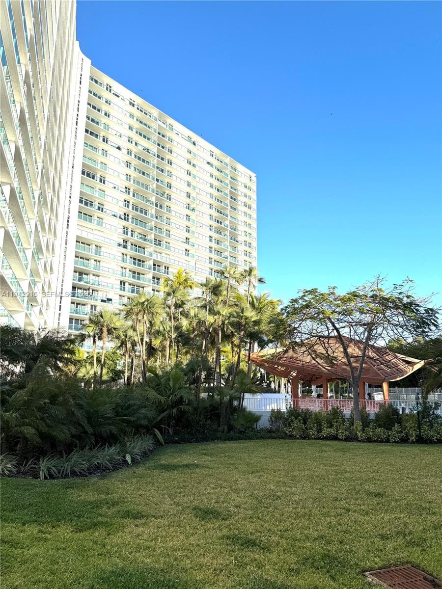 ARLEN HOUSE EAST CONDO · #1611 in Sunny Isles Beach - Photo 14