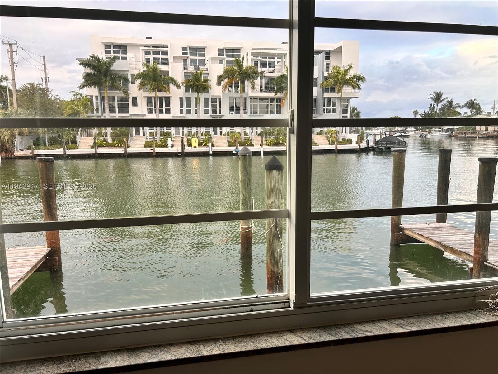 ISLAND POINT SOUTH CONDO · #24 in Miami Beach - Photo 1
