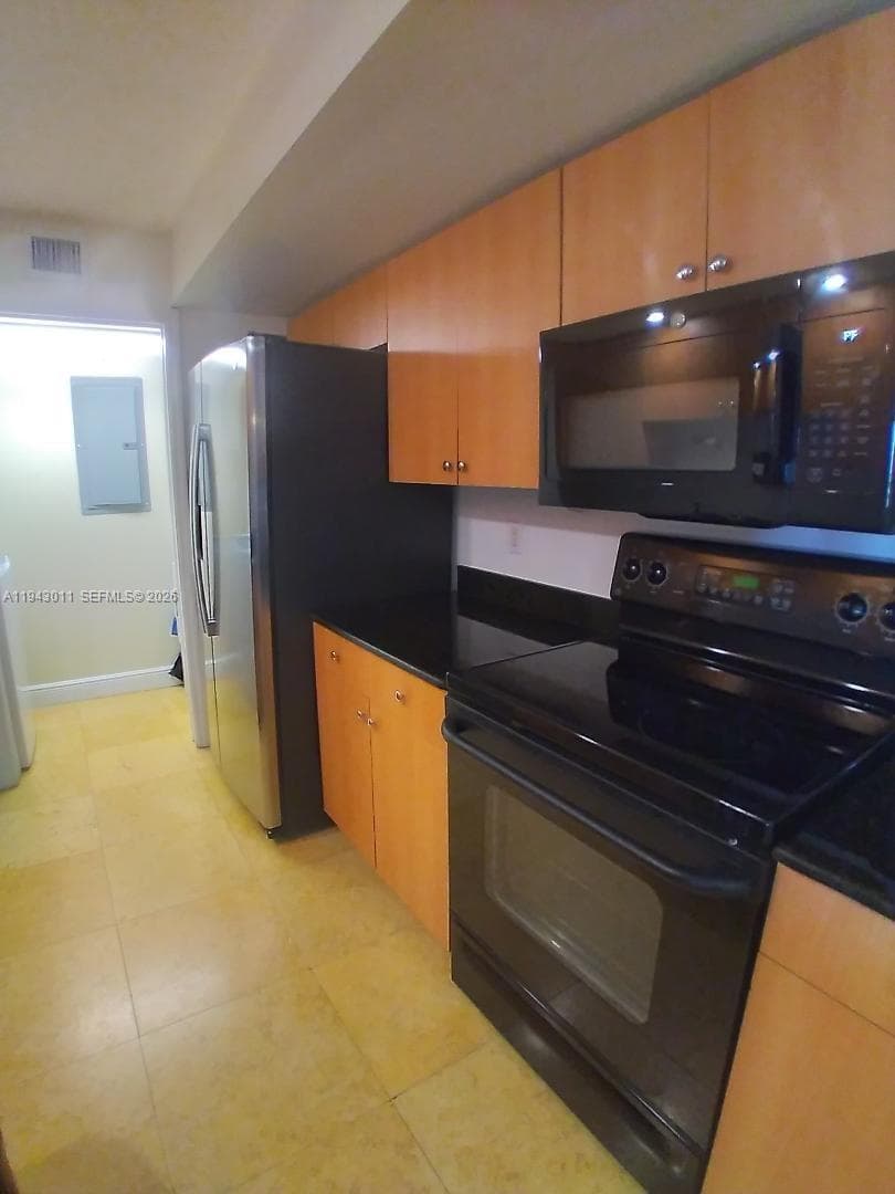 THE COLLINS CONDO · #722 in Miami Beach - Photo 10