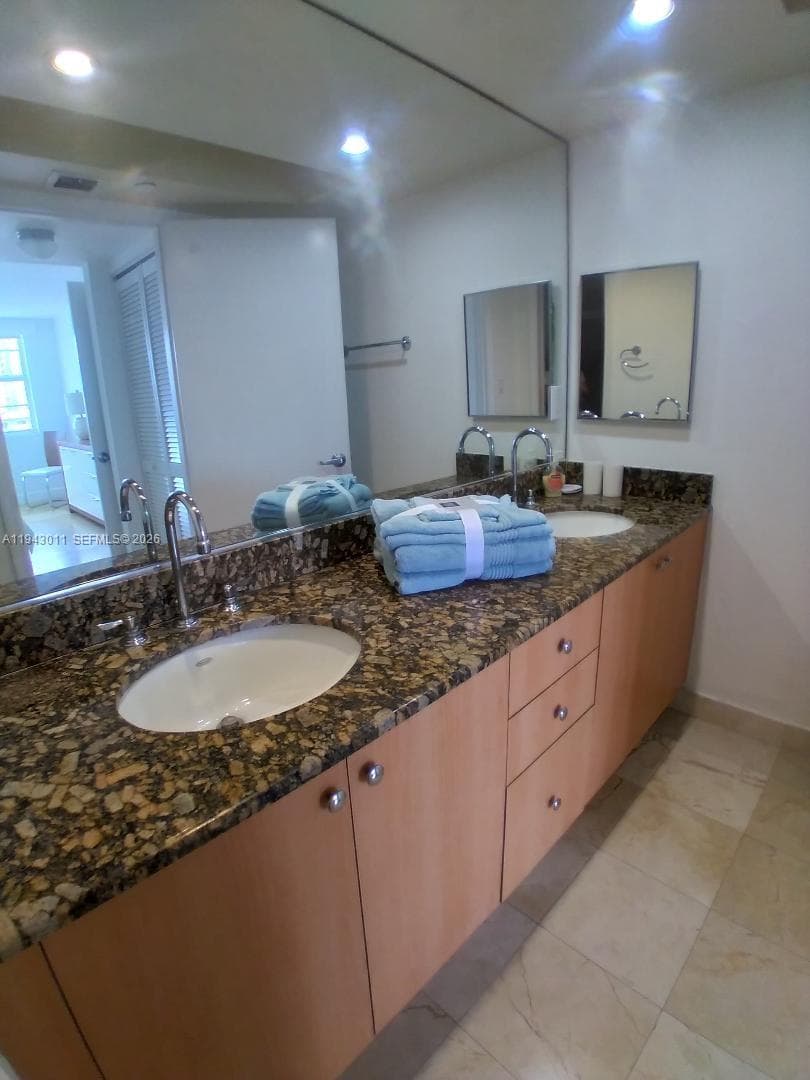 THE COLLINS CONDO · #722 in Miami Beach - Photo 14