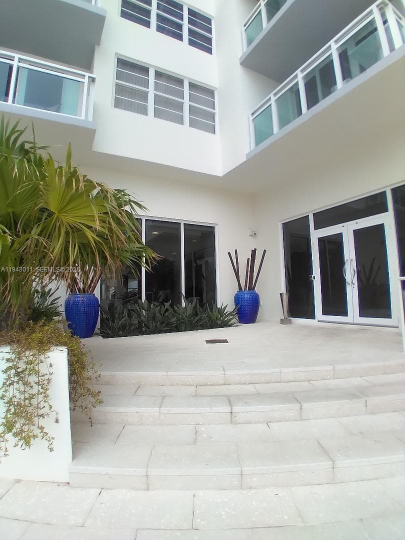 THE COLLINS CONDO · #722 in Miami Beach - Photo 21