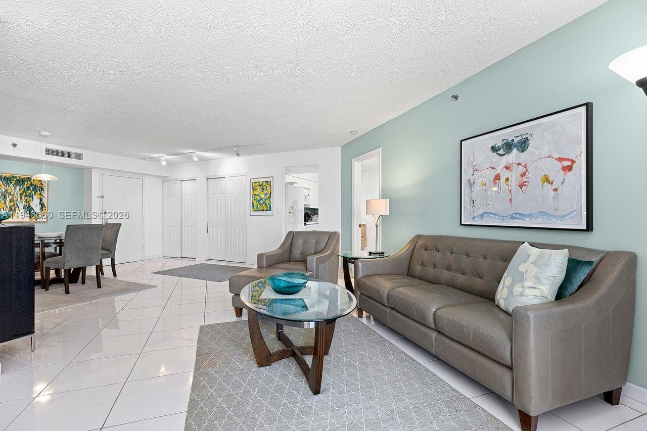 THE STERLING CONDO · #1905 in Miami Beach - Photo 9