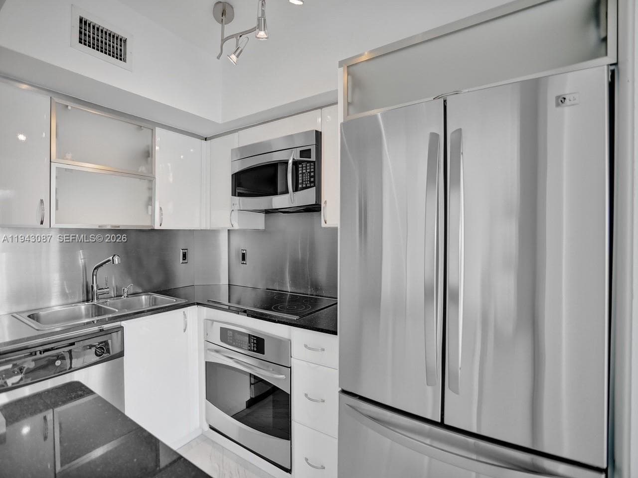 WATERS EDGE HOUSE CONDO · #2B in Bal Harbour - Photo 6