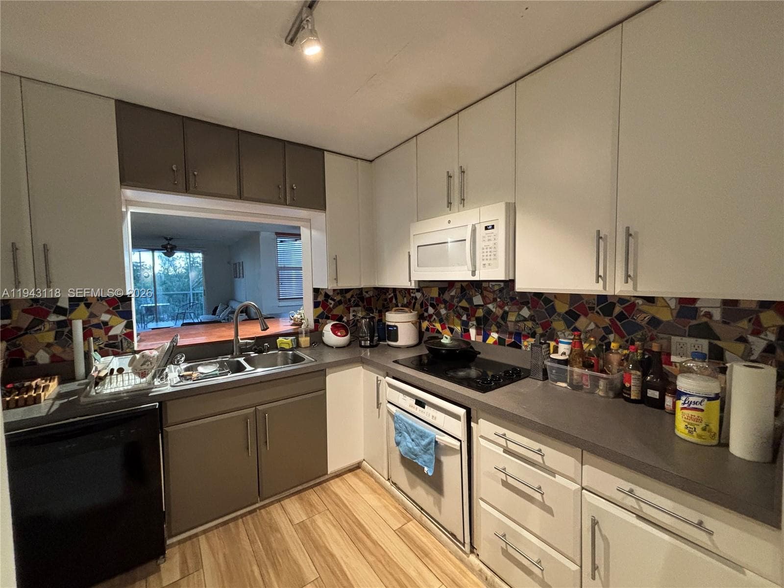 EASTERN SHORE WHITE HOUSE · #415 in North Miami Beach - Photo 11