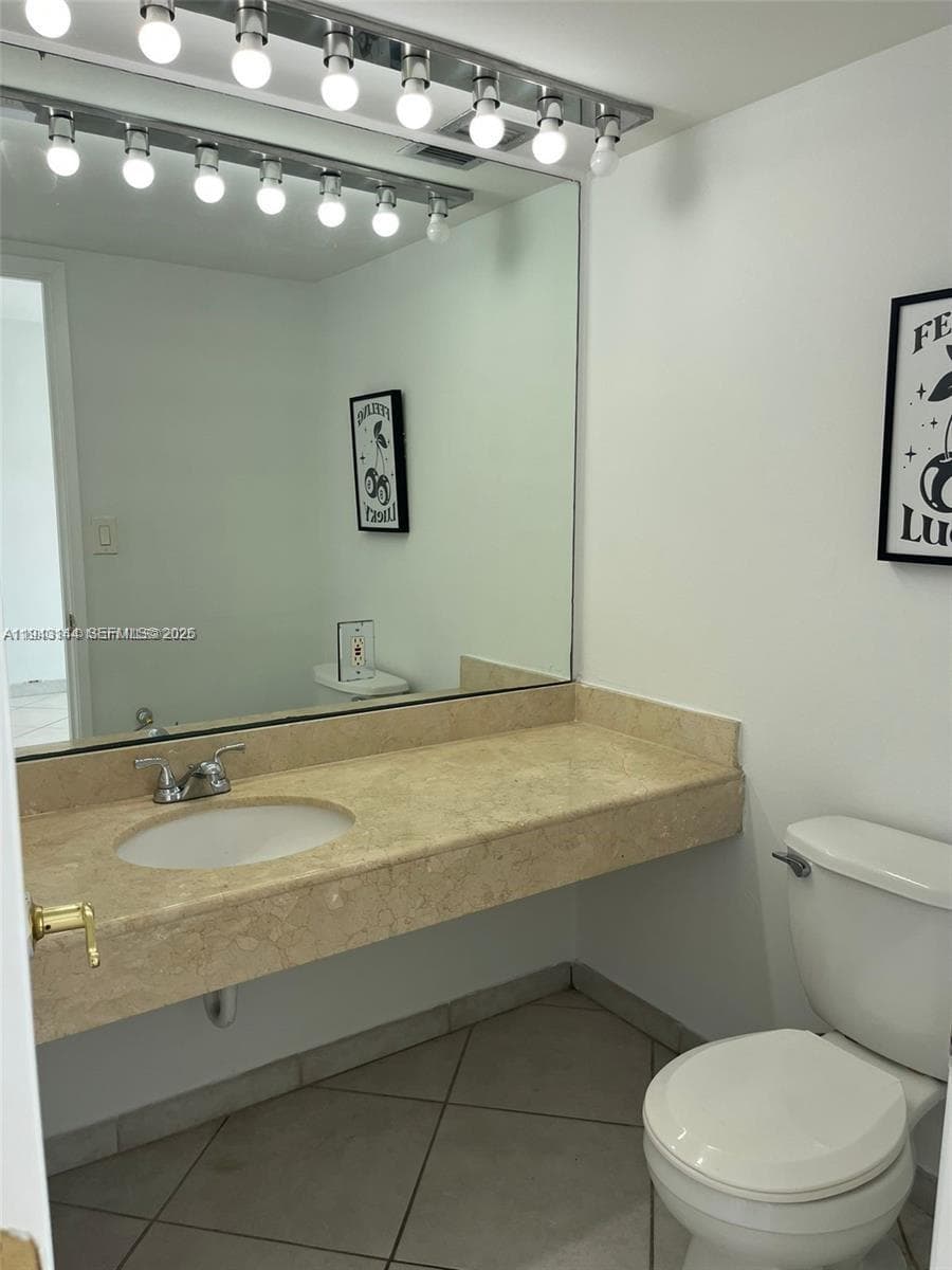 Aquasol · #11H in Miami Beach - Photo 7