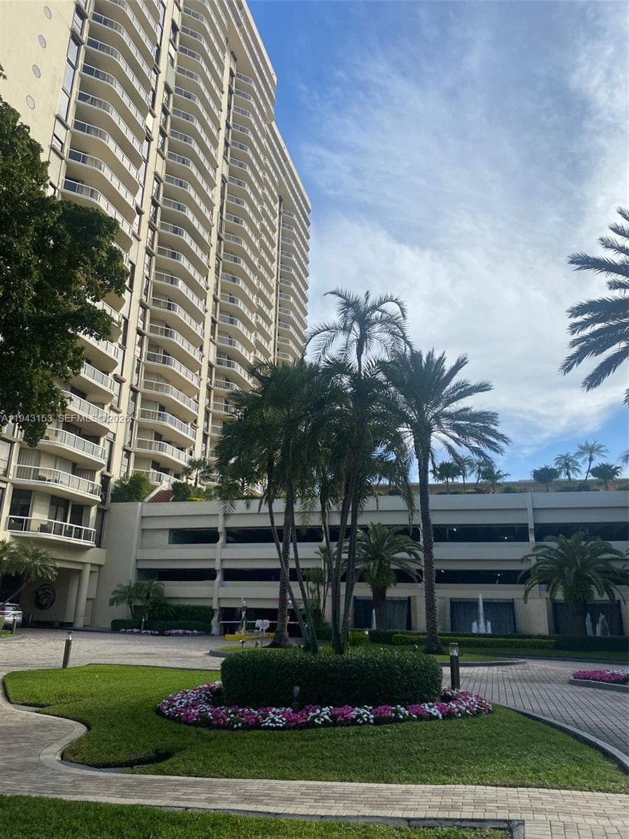 TERRACES NORTH TURNBERRY · #911 in Aventura - Photo 43
