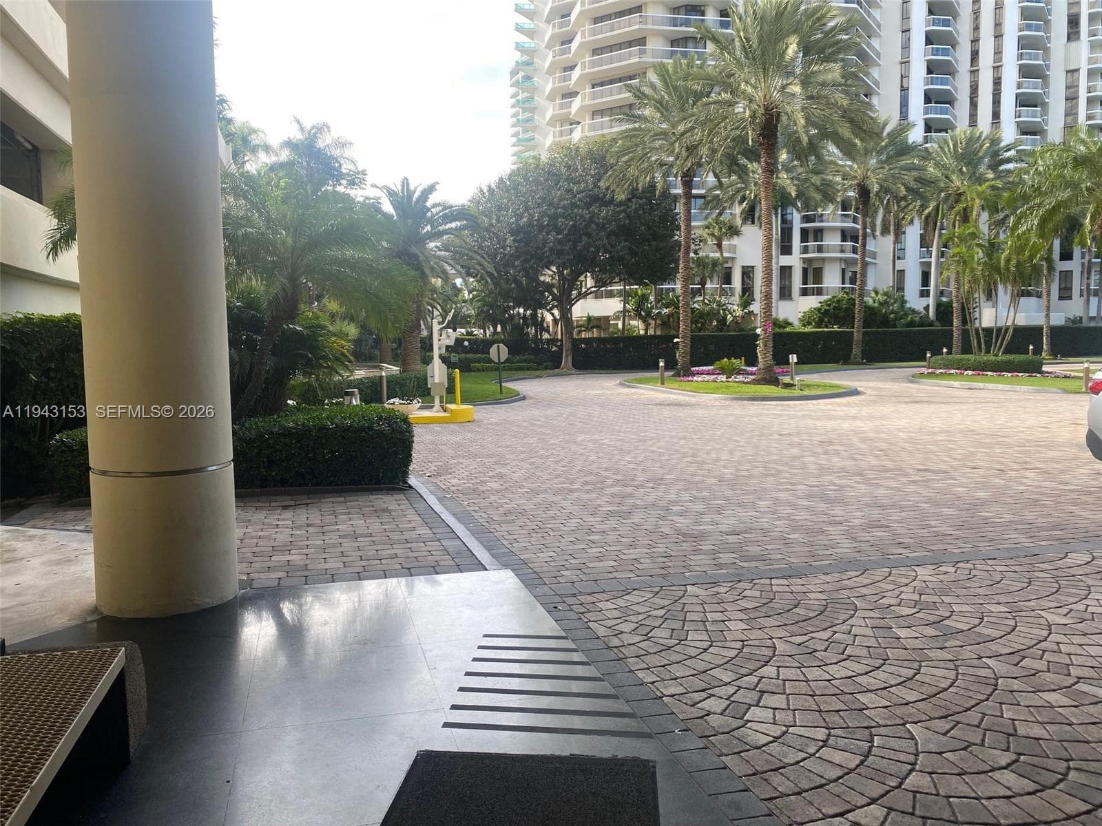 TERRACES NORTH TURNBERRY · #911 in Aventura - Photo 7