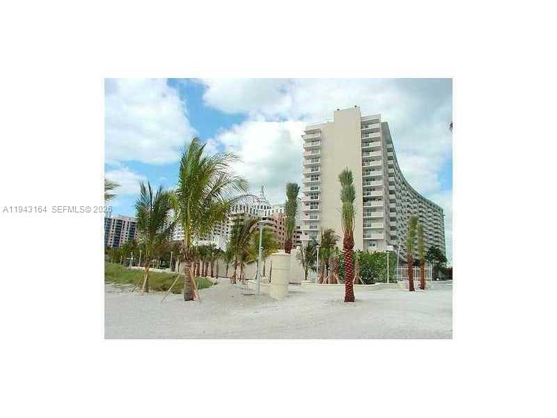 The Decoplage · #1440 in Miami Beach - Photo 24